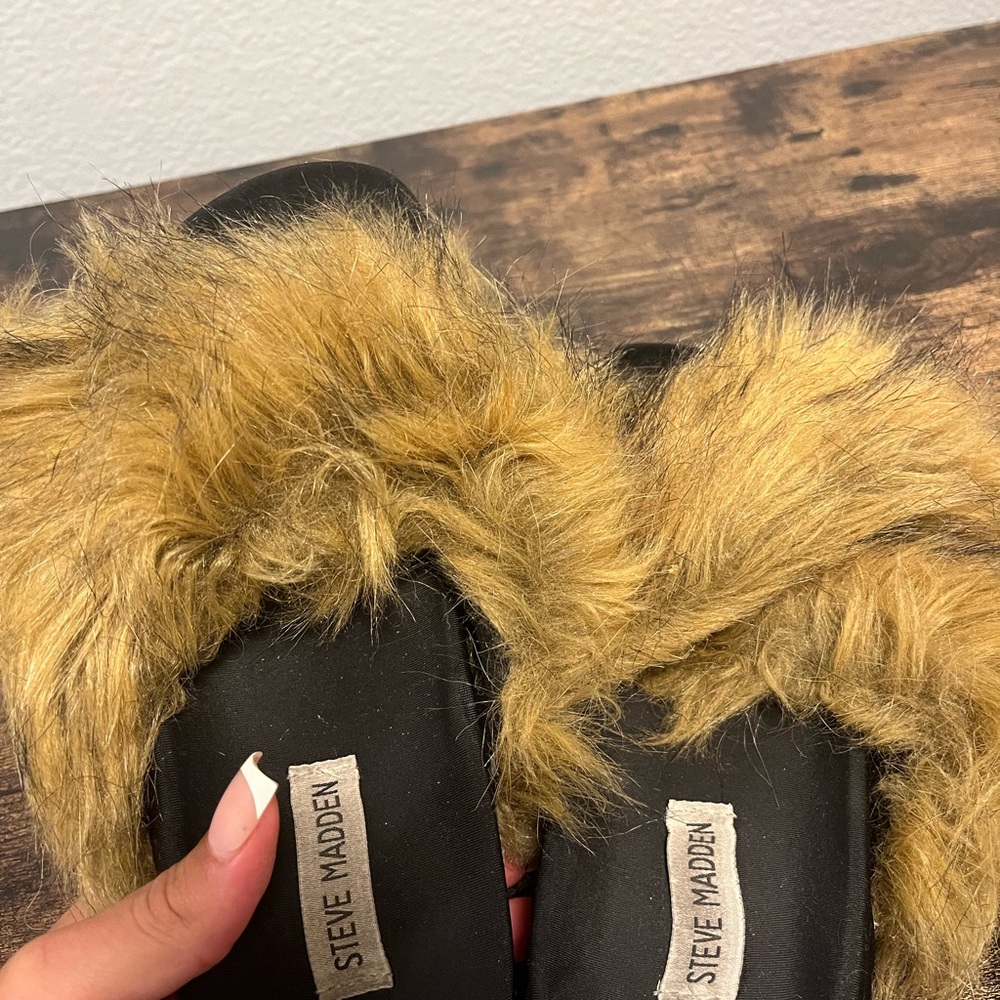 Steve Madden Women's Furry Black and Tan Slides